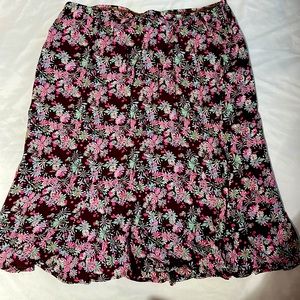 Adorable floral Zoe of California midi skirt.